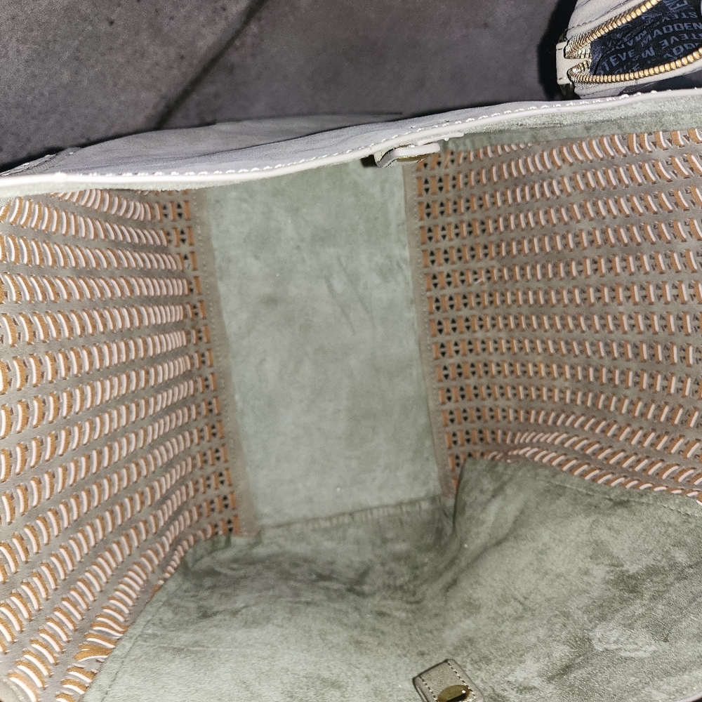 TOTE BY STEVE MADDEN - Picture 2 of 6